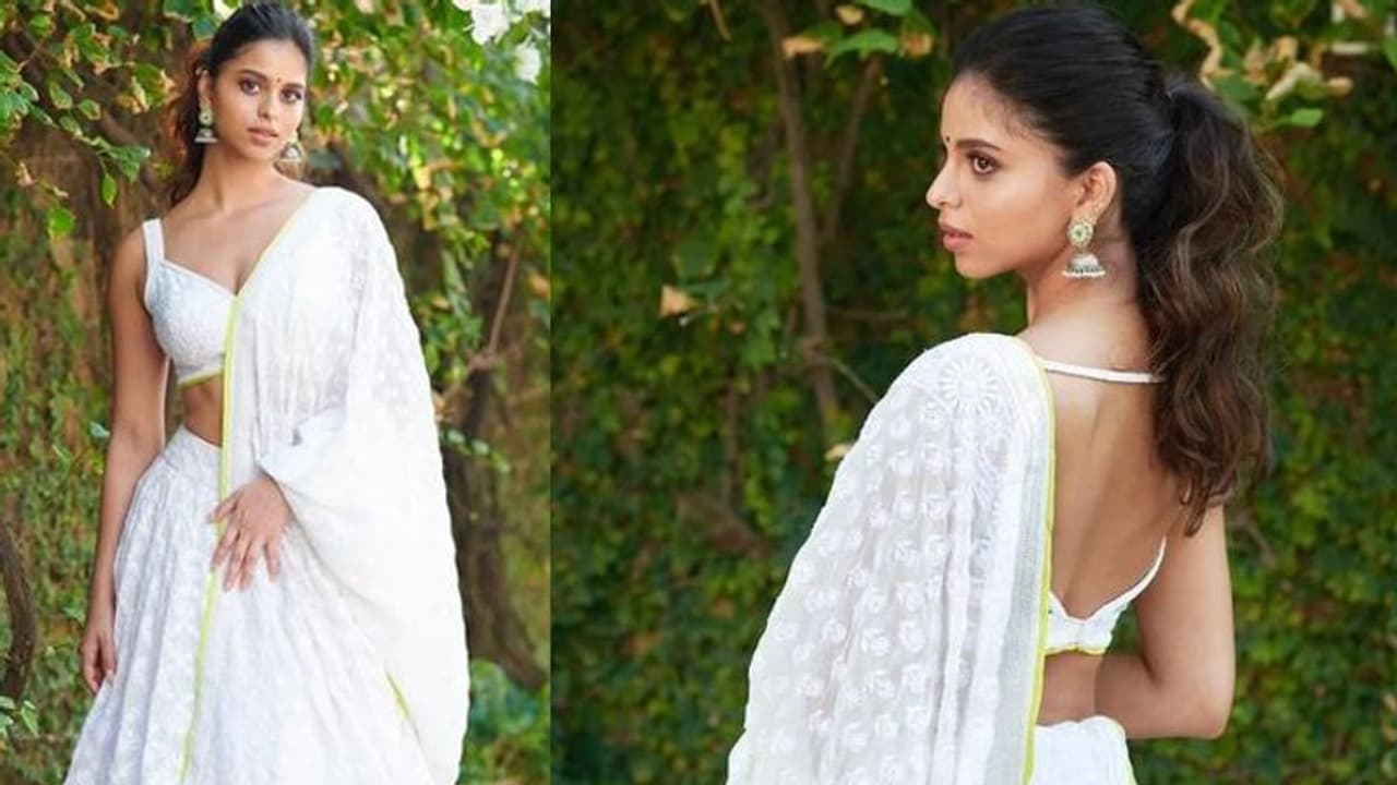 सफेद लहंगा बैकलेस ब्लाउज में कातिलाना अदाएं दिखाती नजर आई Shahrukh Khan की बेटी, फिसला लोगों का दिल सफेद लहंगा बैकलेस ब्लाउज में कातिलाना अदाएं दिखाती नजर आई Shahrukh Khan की बेटी, फिसला लोगों का दिल