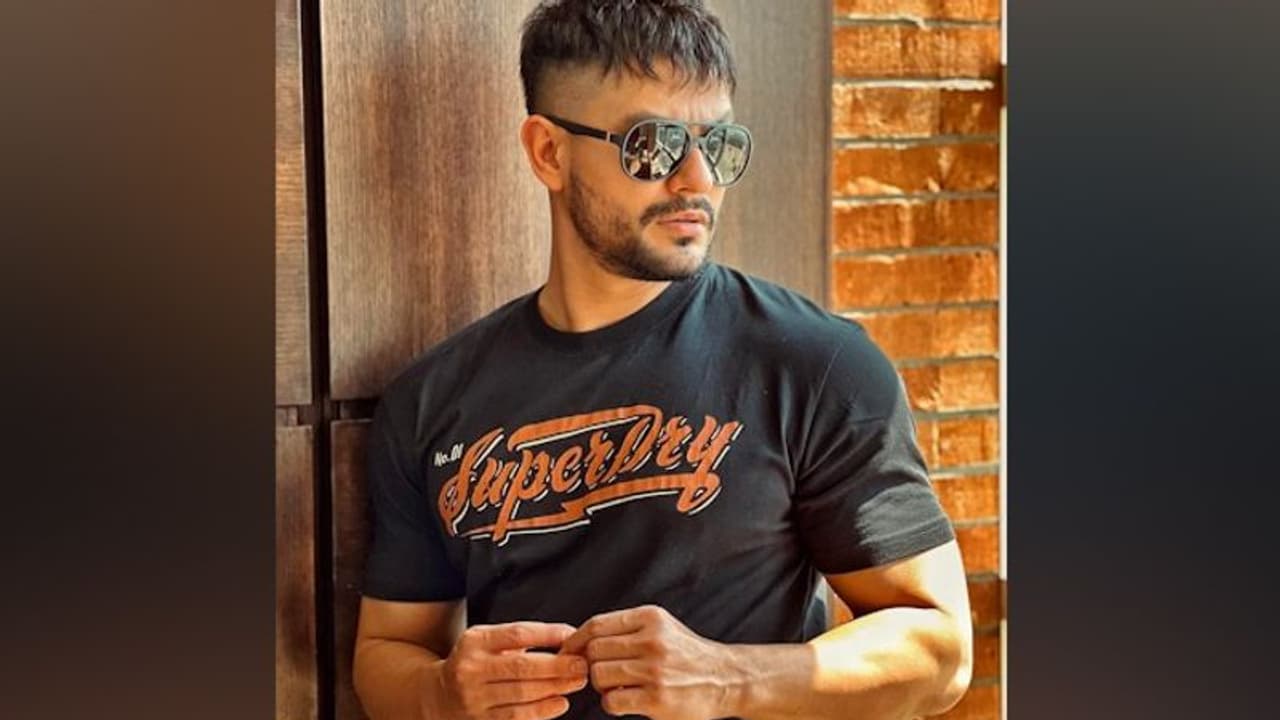 ব্রাইক ট্রিপে বলিউডের গ্যাং, সোশ্যাল মিডিয়ায় ভাইরাল কুণাল শাহিদ ইশানের ছবি ব্রাইক ট্রিপে বলিউডের গ্যাং, সোশ্যাল মিডিয়ায় ভাইরাল কুণাল শাহিদ ইশানের ছবি