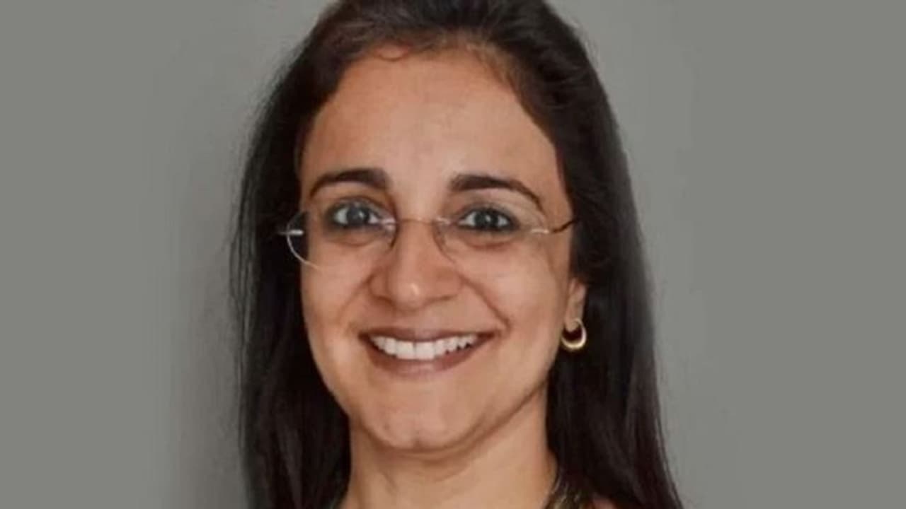 తొలిసారిగా సెబీ బాధ్యతలను చేపట్టిన మహిళ.. అజయ్ త్యాగి స్థానంలో నియామకం.. తొలిసారిగా సెబీ బాధ్యతలను చేపట్టిన మహిళ.. అజయ్ త్యాగి స్థానంలో నియామకం..