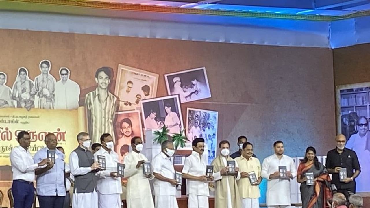 ராகுல் காந்தி என் தம்பி... மு.க. ஸ்டாலின் என் அண்ணன்... ஸ்டாலின் விழாவை கலகலப்பாக்கிய நடிகர் சத்யராஜ்.!