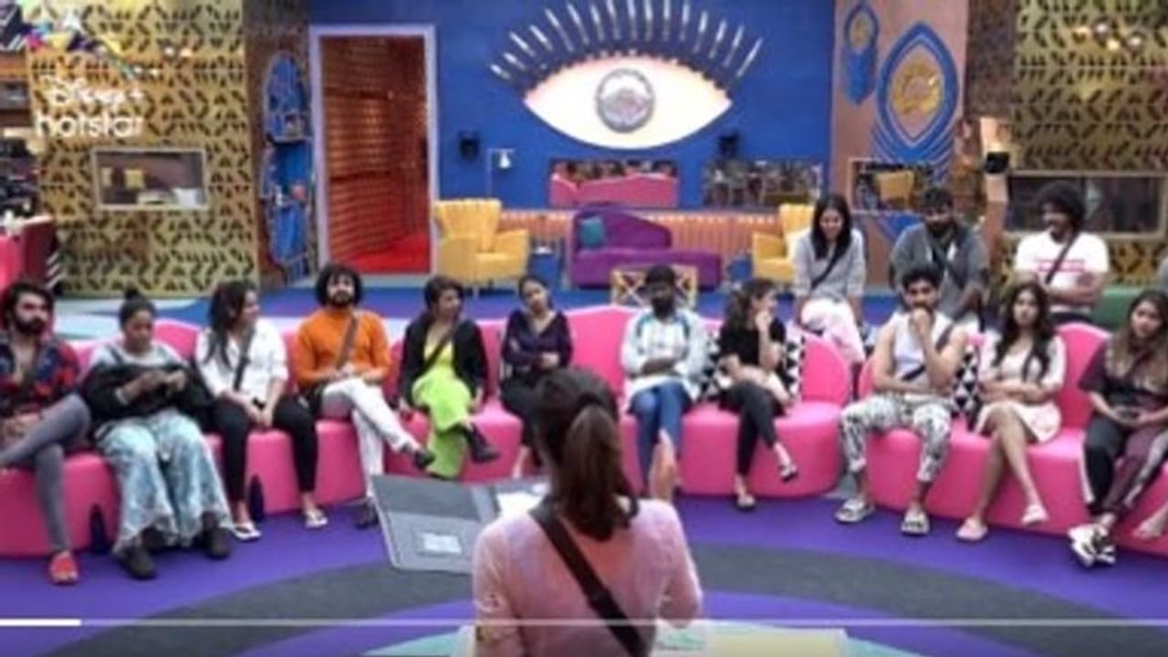 Bigg Boss Telugu Ott: సీనియర్లని ఆడుకునే అవకాశమిచ్చిన బిగ్బాస్.. రెచ్చిపోతున్న జూనియర్లు.. Bigg Boss Telugu Ott: సీనియర్లని ఆడుకునే అవకాశమిచ్చిన బిగ్బాస్.. రెచ్చిపోతున్న జూనియర్లు..