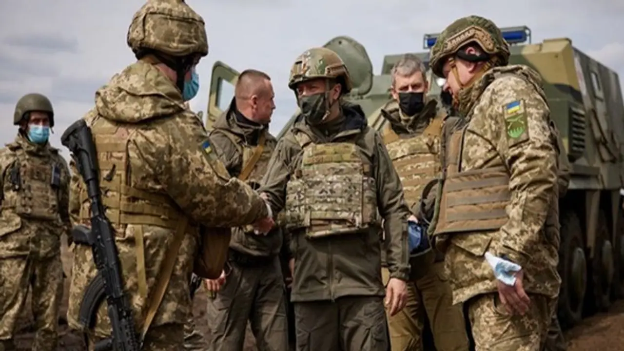 ইউক্রেনে আরও বড় হামলার পরিকল্পনা, ৬৪ কিলোমিটার লম্বা রুশ সেনার কনভয়ের ছবে সামনে এল ইউক্রেনে আরও বড় হামলার পরিকল্পনা, ৬৪ কিলোমিটার লম্বা রুশ সেনার কনভয়ের ছবে সামনে এল