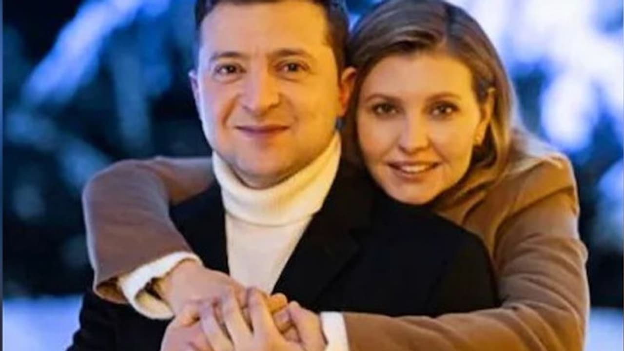 कितनी प्यारी तस्वीर है: सिर पर मौत के बावजूद यूक्रेन की फर्स्ट लेडी बोलीं 'मैं डरूंगी नहीं, रोऊंगी नहीं' कितनी प्यारी तस्वीर है: सिर पर मौत के बावजूद यूक्रेन की फर्स्ट लेडी बोलीं 'मैं डरूंगी नहीं, रोऊंगी नहीं'