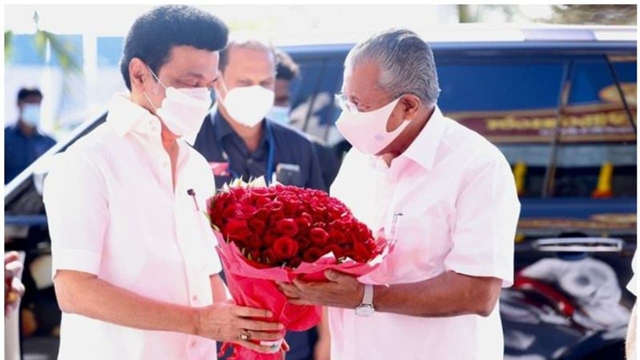 MK Stalin Thanks to Pinarayi : 'നന്ദി സഖാവേ'; പിണറായിക്ക് നന്ദി പ്രകടിപ്പിച്ച് സ്റ്റാലിന്റെ മലയാള ട്വീറ്റ്
