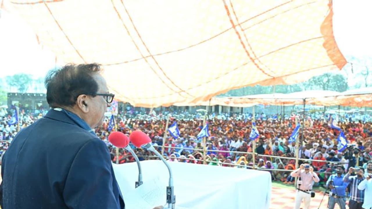 UP Chunav 2022: सतीश चंद्र मिश्रा का CM योगी पर सीधा हमला, कहा गेरुए रंग के ट्रक से मठ जाने की तैयारी