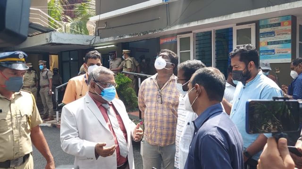 സുരേഷിന്‍റെ കസ്റ്റഡി മരണം: പരാതി ലഭിച്ചിട്ടില്ല, പരിശോധന വാര്‍ത്തകളുടെ അടിസ്ഥാനത്തില്‍: ജ. വി കെ മോഹനന്‍