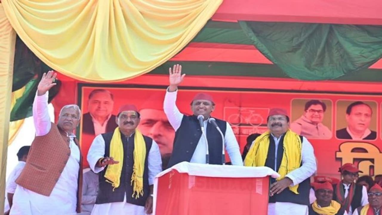 UP Chunav 2022: अखिलेश यादव ने बीजेपी पर कसा तंज, बोले छलिया बनाम बलिया का है ये चुनाव