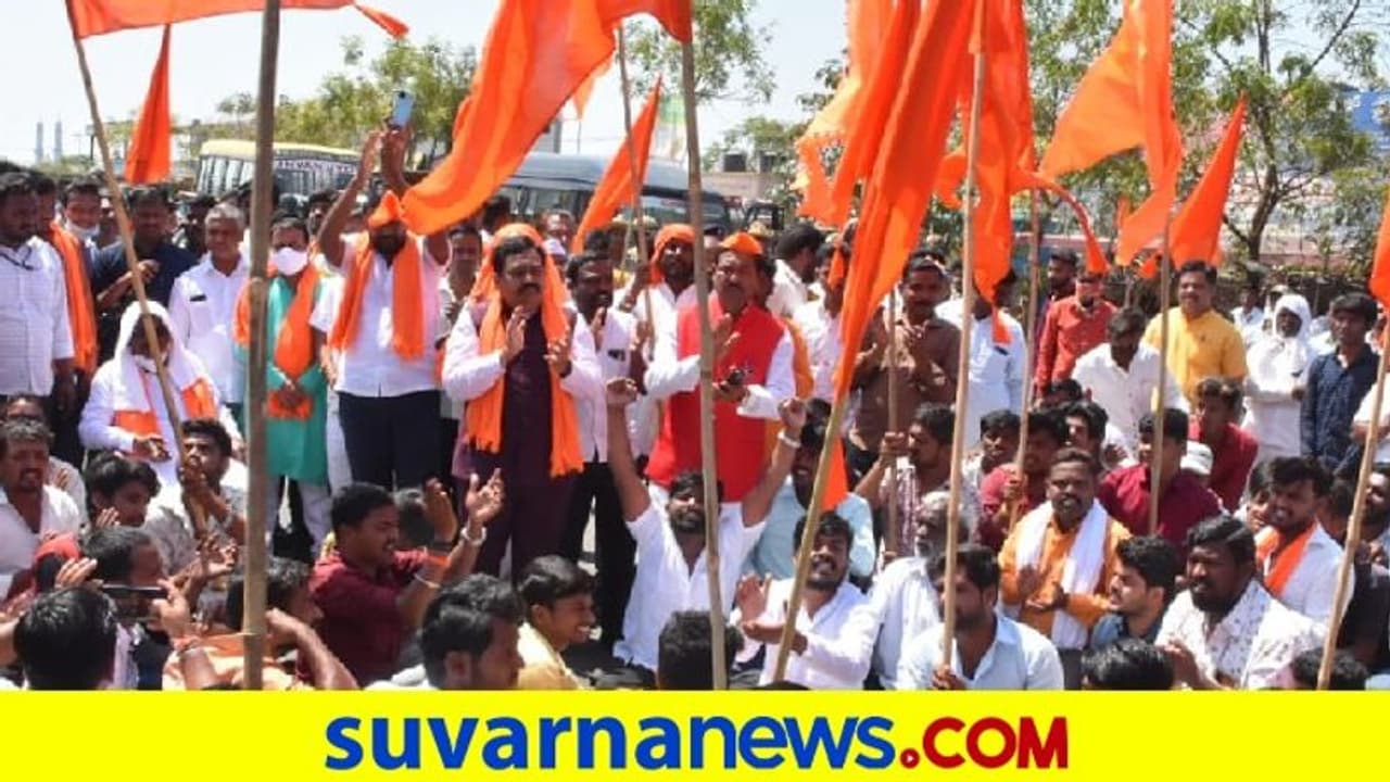 Aland Dispute: ಗಂಗಾ ಜಲ ನಿಮ್ಮ ತಲೆ ಮೇಲೆ ಸುರಿಲಾ? ಪೊಲೀಸರಿಗೆ ಆಂದೋಲ ಸಿದ್ಧಲಿಂಗ ಶ್ರೀ ಪ್ರಶ್ನೆ