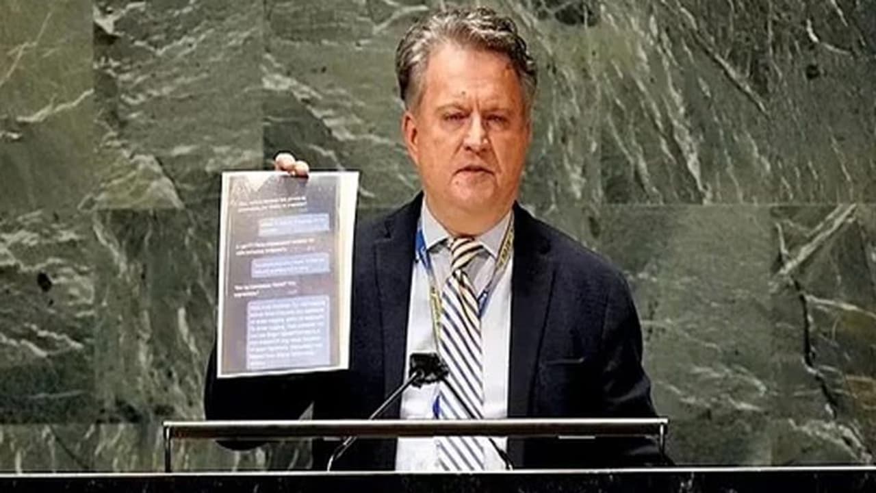 Ukraine Crisis: ಅಮ್ಮ! ಭಯವಾಗುತ್ತಿದೆ....: ದಾಳಿಯ ನೈಜ ಚಿತ್ರಣ ಬಿಚ್ಚಿಟ್ಟ ರಷ್ಯಾ ಯೋಧ! Ukraine Crisis: ಅಮ್ಮ! ಭಯವಾಗುತ್ತಿದೆ....: ದಾಳಿಯ ನೈಜ ಚಿತ್ರಣ ಬಿಚ್ಚಿಟ್ಟ ರಷ್ಯಾ ಯೋಧ!