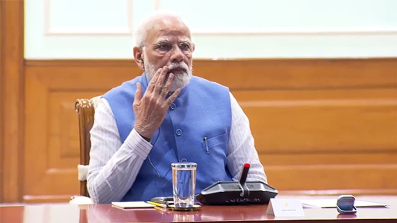 রুশ হামলায় নিহত ভারতীয় ছাত্রের বাবাকে ফোন মোদীর, পাশে থাকার আশ্বাস রুশ হামলায় নিহত ভারতীয় ছাত্রের বাবাকে ফোন মোদীর, পাশে থাকার আশ্বাস