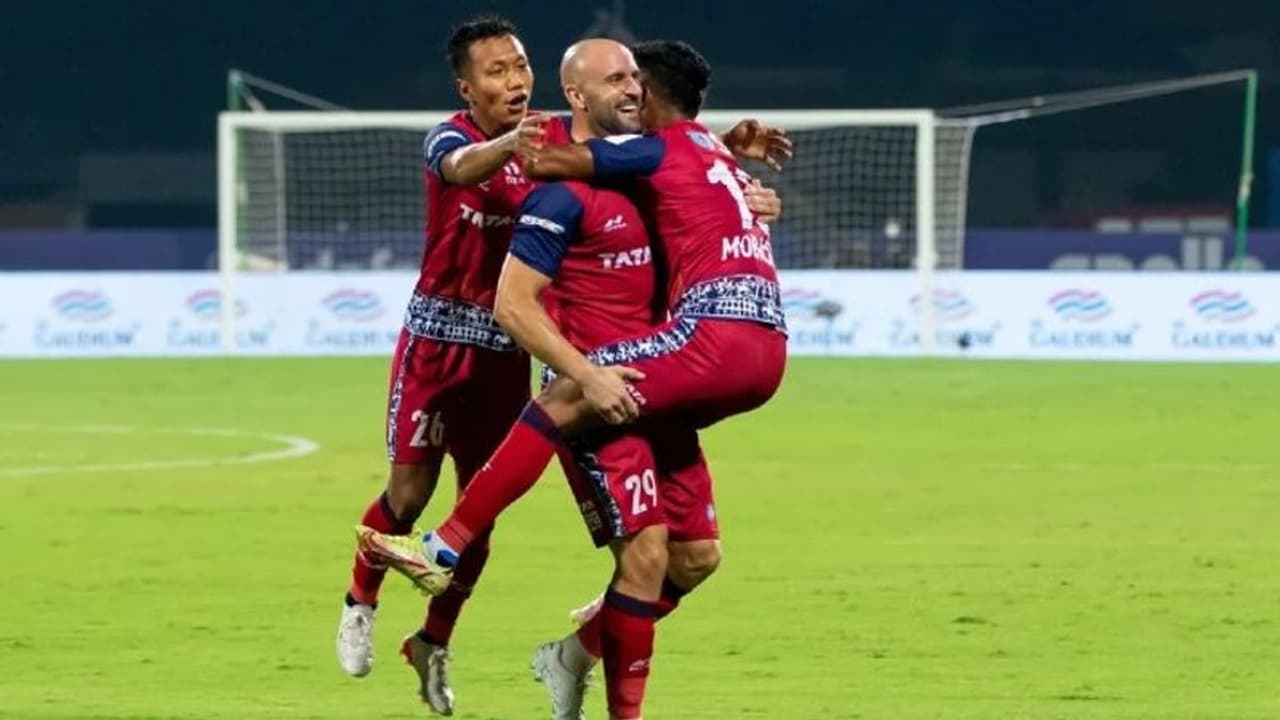 ISL 2021 22: ഹൈദരാബാദിനെ മൂന്നടിയില് വീഴ്ത്തി ജംഷഡ്പൂര് സെമിയില് ISL 2021 22: ഹൈദരാബാദിനെ മൂന്നടിയില് വീഴ്ത്തി ജംഷഡ്പൂര് സെമിയില്