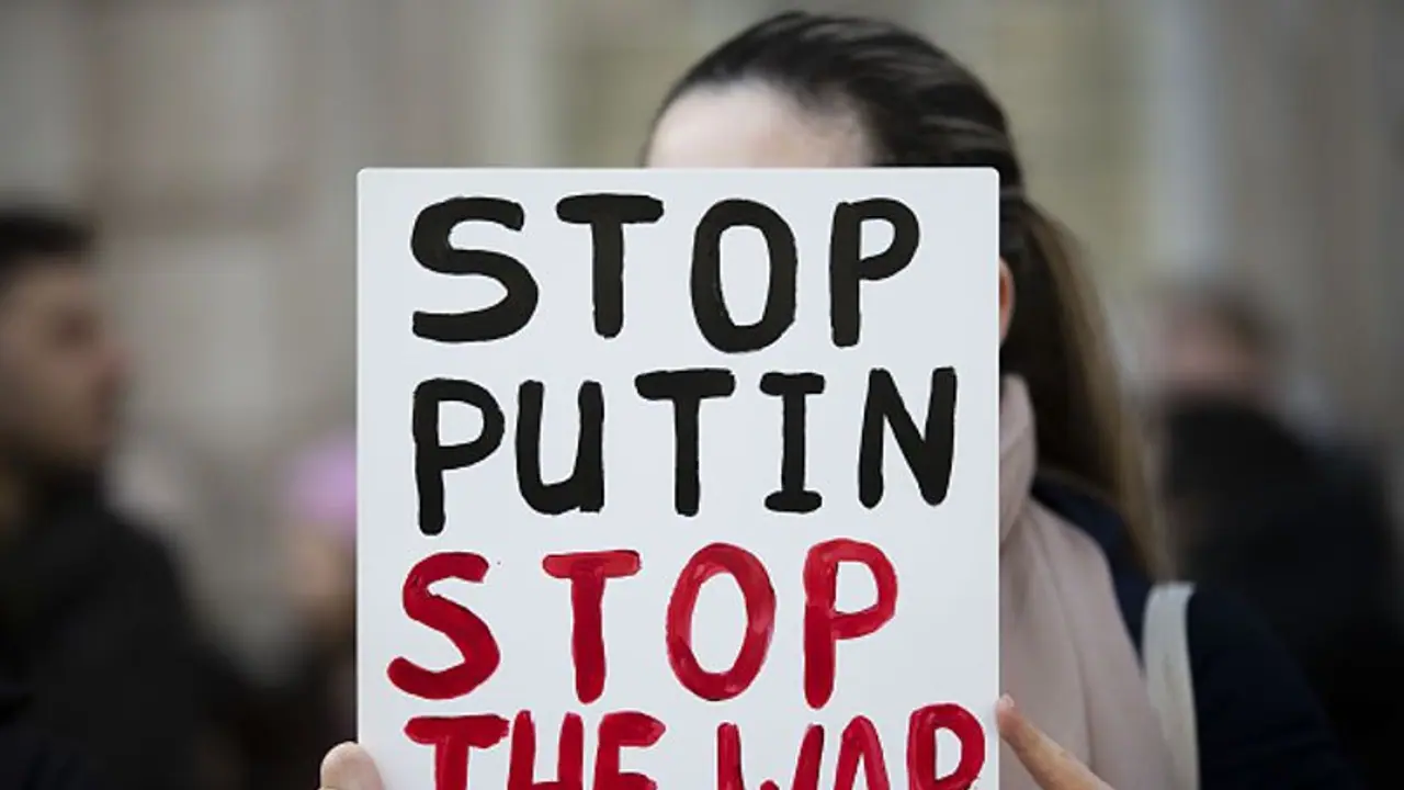 Russia Ukraine Crisis: ರಷ್ಯಾದಿಂದ ಮತ್ತೆ ಅಣ್ವಸ್ತ್ರ ಬೆದರಿಕೆ Russia Ukraine Crisis: ರಷ್ಯಾದಿಂದ ಮತ್ತೆ ಅಣ್ವಸ್ತ್ರ ಬೆದರಿಕೆ