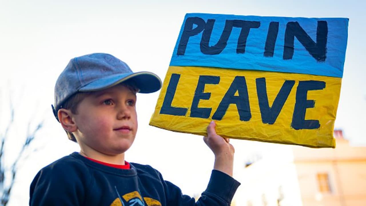 Russia Ukraine : യുക്രൈന്‍ കുട്ടികള്‍ക്ക് യുവേഫയുടെ സഹായം; അഭയാര്‍ത്ഥികള്‍ക്ക് ഒരു ദശലക്ഷം യൂറോ നല്‍കും