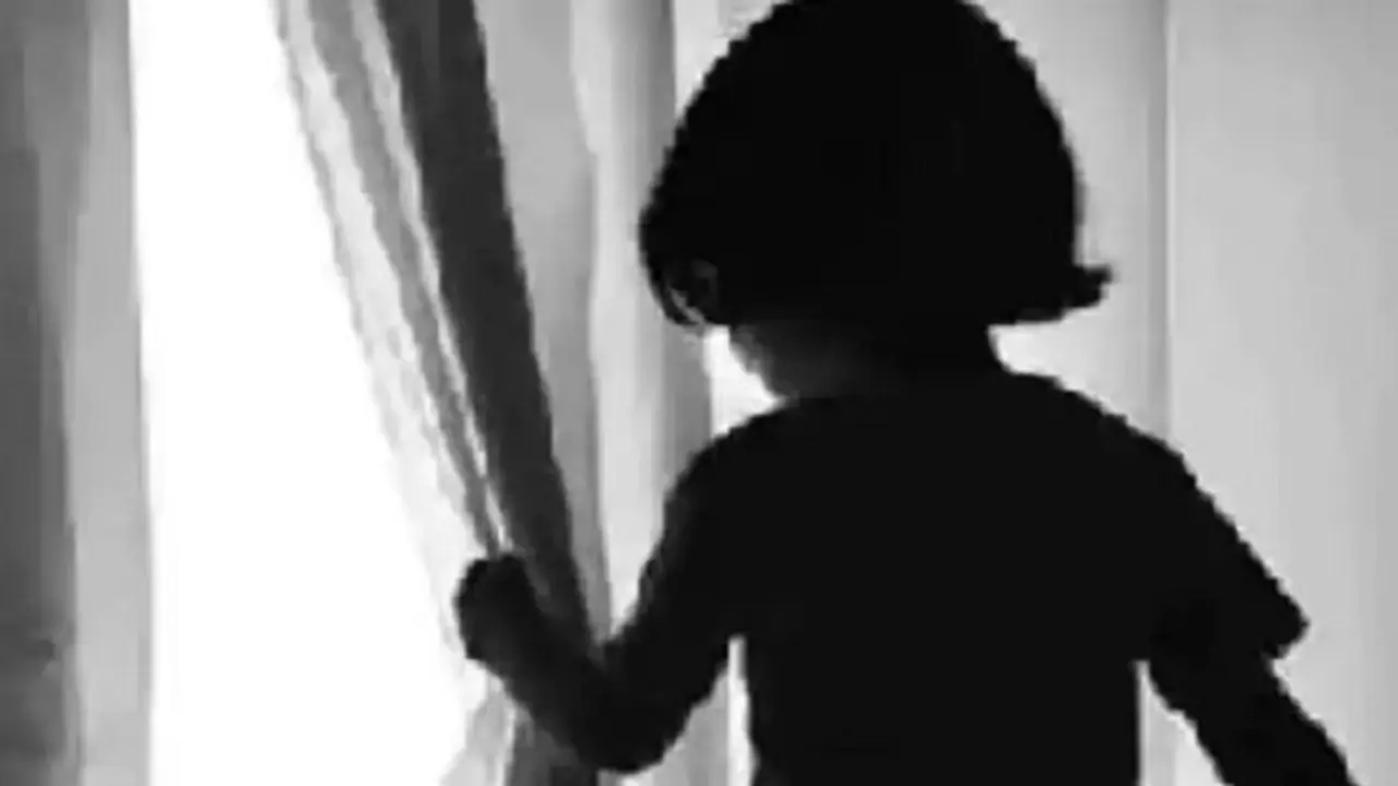 एक बार फिर मां की ममता हुई शर्मसार, अपने ही हाथों कर दी मासूम बेटी की गला रेतकर हत्या एक बार फिर मां की ममता हुई शर्मसार, अपने ही हाथों कर दी मासूम बेटी की गला रेतकर हत्या