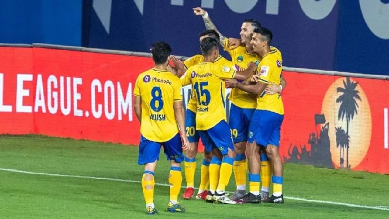 ISL 2021 22: ബോംബെക്കാരോട് 'ജാവോ' പറഞ്ഞ് ബ്ലാസ്റ്റേഴ്സ്, റെക്കോര്ഡ് ISL 2021 22: ബോംബെക്കാരോട് 'ജാവോ' പറഞ്ഞ് ബ്ലാസ്റ്റേഴ്സ്, റെക്കോര്ഡ്