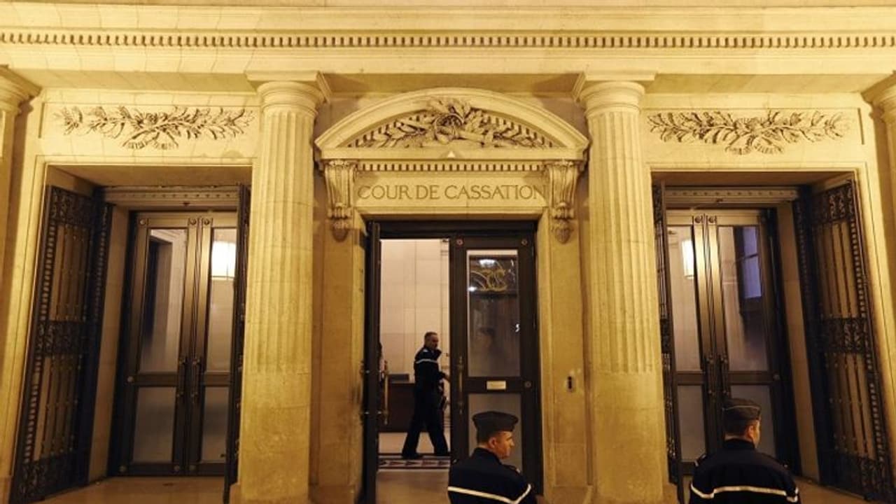 ನ್ಯಾಯಾಲಯದಲ್ಲಿ ಹಿಜಾಬ್ ಧರಿಸುವುದಕ್ಕೆ ಅವಕಾಶ ಇಲ್ಲ, ನಿಷೇಧ ಮುಂದುವರೆಸಿದ ಫ್ರಾನ್ಸ್ ಸುಪ್ರೀಂ ಕೋರ್ಟ್! ನ್ಯಾಯಾಲಯದಲ್ಲಿ ಹಿಜಾಬ್ ಧರಿಸುವುದಕ್ಕೆ ಅವಕಾಶ ಇಲ್ಲ, ನಿಷೇಧ ಮುಂದುವರೆಸಿದ ಫ್ರಾನ್ಸ್ ಸುಪ್ರೀಂ ಕೋರ್ಟ್!