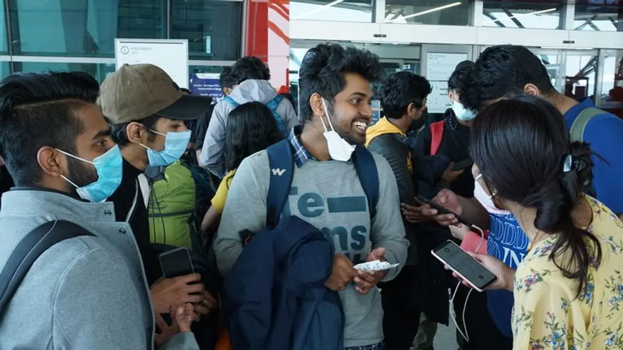 Ukraine Crisis ಆಪರೇಶನ್ ಗಂಗಾ ಯಶಸ್ವಿ ಕಾರ್ಯಾಚರಣೆ, 76 ವಿಮಾನದಲ್ಲಿ 15,920 ವಿದ್ಯಾರ್ಥಿಗಳ ರಕ್ಷಣೆ! Ukraine Crisis ಆಪರೇಶನ್ ಗಂಗಾ ಯಶಸ್ವಿ ಕಾರ್ಯಾಚರಣೆ, 76 ವಿಮಾನದಲ್ಲಿ 15,920 ವಿದ್ಯಾರ್ಥಿಗಳ ರಕ್ಷಣೆ!