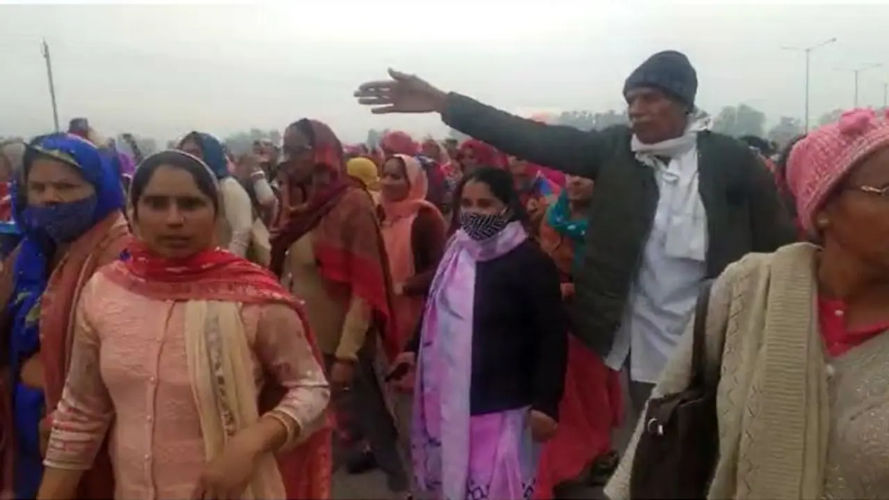आंगनवाड़ी वर्कर्स और हेल्पर को पुलिस ने पंचकूला से पहले रोका, हरियाणा विधानसभा का घेराव करने निकलीं थीं आंगनवाड़ी वर्कर्स और हेल्पर को पुलिस ने पंचकूला से पहले रोका, हरियाणा विधानसभा का घेराव करने निकलीं थीं