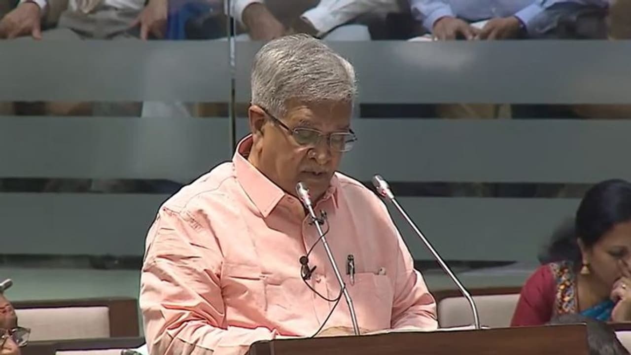 Gujarat Budget 2022: गुजरात बजट में किसानों से लेकर महिलाओं तक को क्या मिला खास तोहफा?, जानें सबकुछ Gujarat Budget 2022: गुजरात बजट में किसानों से लेकर महिलाओं तक को क्या मिला खास तोहफा?, जानें सबकुछ