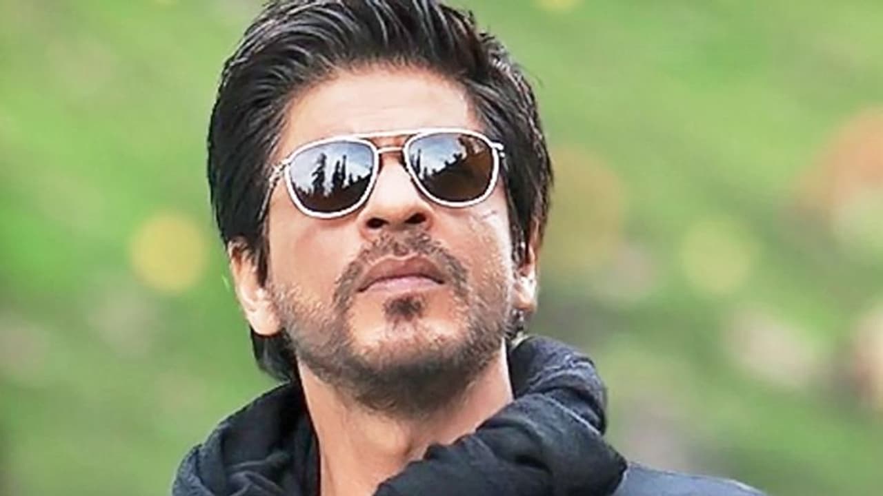 Shahrukh Khan को इस शख्स ने दे डाली ऐसी नसीहत, किंग खान का जवाब सुन नहीं होगा यकीन Shahrukh Khan को इस शख्स ने दे डाली ऐसी नसीहत, किंग खान का जवाब सुन नहीं होगा यकीन