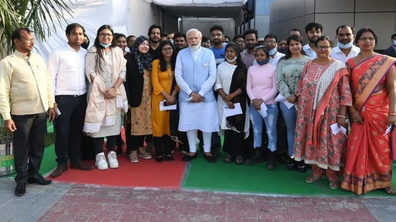 'আগের সরকারের ভুলেই বিদেশে গিয়ে পড়াশোনা করতে হয়', ইউক্রেন ফেরত পড়ুয়াদের সঙ্গে কথা প্রধানমন্ত্রীর 'আগের সরকারের ভুলেই বিদেশে গিয়ে পড়াশোনা করতে হয়', ইউক্রেন ফেরত পড়ুয়াদের সঙ্গে কথা প্রধানমন্ত্রীর