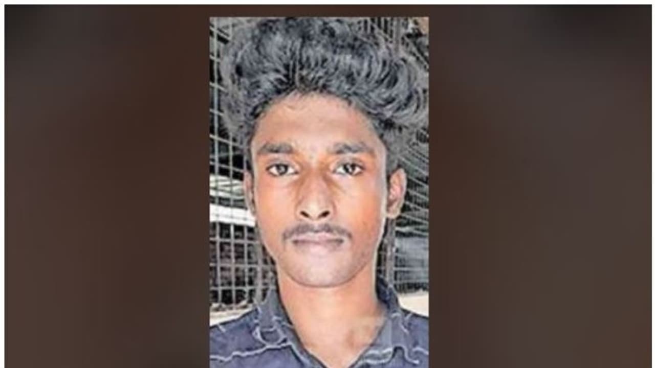 Arrest : മകളെ ശല്യം ചെയ്തത് ചോദ്യം ചെയ്ത മാതാപിതാക്കളെ മര്ദ്ദിച്ചു, വീട് അടിച്ചുതകര്ത്തു; 19കാരന് പിടിയില് Arrest : മകളെ ശല്യം ചെയ്തത് ചോദ്യം ചെയ്ത മാതാപിതാക്കളെ മര്ദ്ദിച്ചു, വീട് അടിച്ചുതകര്ത്തു; 19കാരന് പിടിയില്