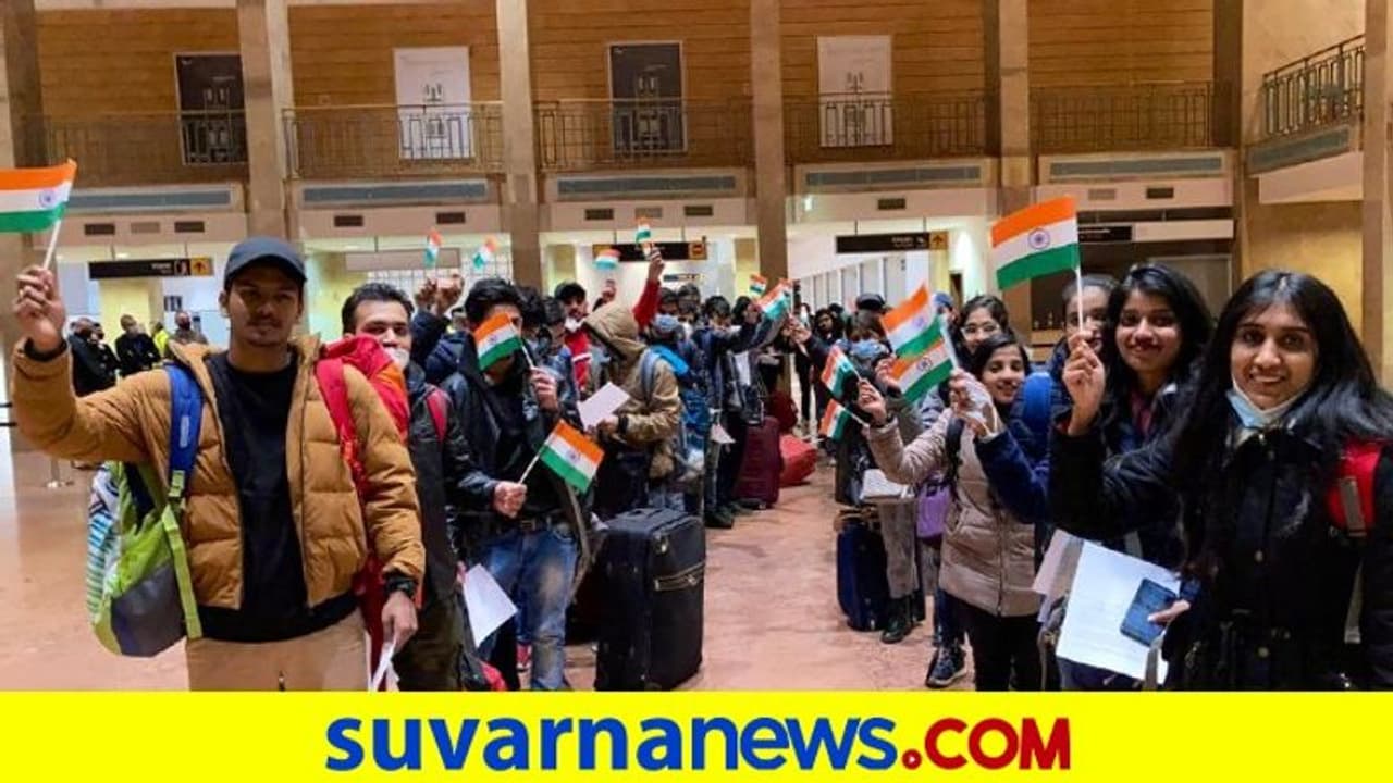 Operation Ganga: ಉಕ್ರೇನ್ನಿಂದ ಒಂದೇ ದಿನ 3726 ಭಾರತೀಯರ ರಕ್ಷಣೆ: 63 ಕನ್ನಡಿಗರು ತಾಯ್ನಾಡಿಗೆ ವಾಪಸ್! Operation Ganga: ಉಕ್ರೇನ್ನಿಂದ ಒಂದೇ ದಿನ 3726 ಭಾರತೀಯರ ರಕ್ಷಣೆ: 63 ಕನ್ನಡಿಗರು ತಾಯ್ನಾಡಿಗೆ ವಾಪಸ್!