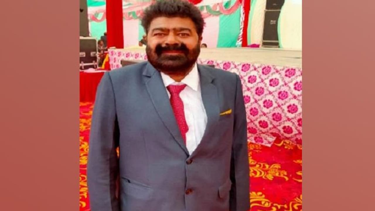 पंजाब चुनाव: फाजिल्का में ईवीएम स्ट्रॉन्ग रूम के बाहर फायरिंग, गोली लगने से पुलिस अधिकारी की दर्दनाक मौत पंजाब चुनाव: फाजिल्का में ईवीएम स्ट्रॉन्ग रूम के बाहर फायरिंग, गोली लगने से पुलिस अधिकारी की दर्दनाक मौत