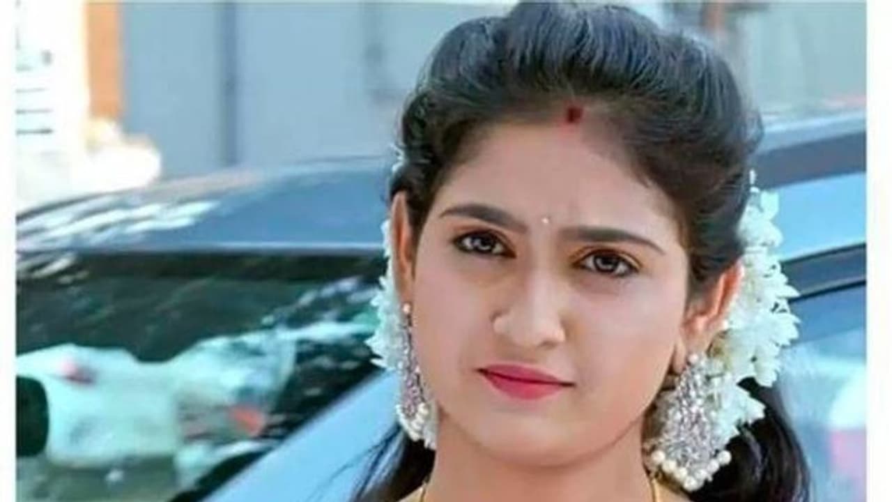 Hitler Kalyana: ಅಂಗೈಯಲ್ಲಿ ಕರ್ಪೂರ ಇಟ್ಟು ಆರತಿ ಮಾಡಿದ ಲೀಲಾ! ಇವಳು ಎಜೆ ಪ್ರಾಣವನ್ನೂ ಕಾಪಾಡಿದ್ದು ಹೇಗೆ?