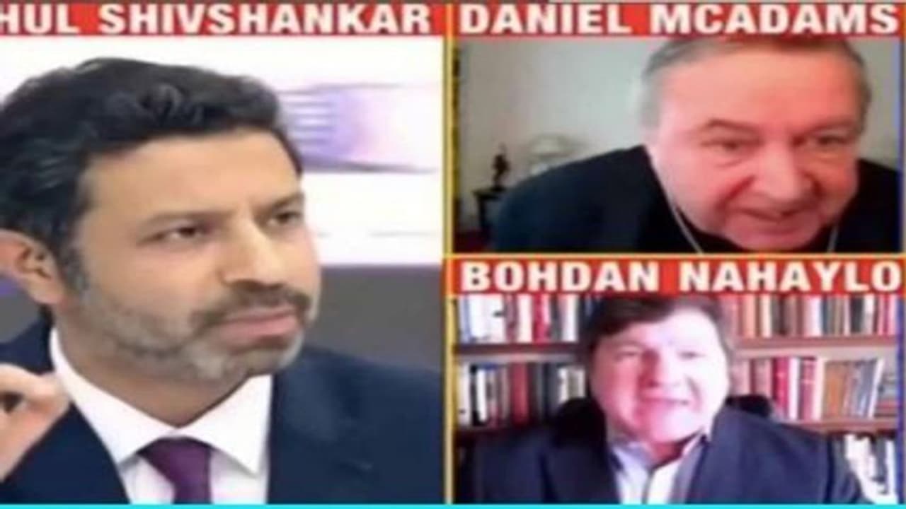 लाइव डिबेट में गलत व्यक्ति का नाम लेकर चिल्लाते रहे न्यूज एंकर, सोशल मीडिया पर ट्रेंड हुआ #McAdams लाइव डिबेट में गलत व्यक्ति का नाम लेकर चिल्लाते रहे न्यूज एंकर, सोशल मीडिया पर ट्रेंड हुआ #McAdams