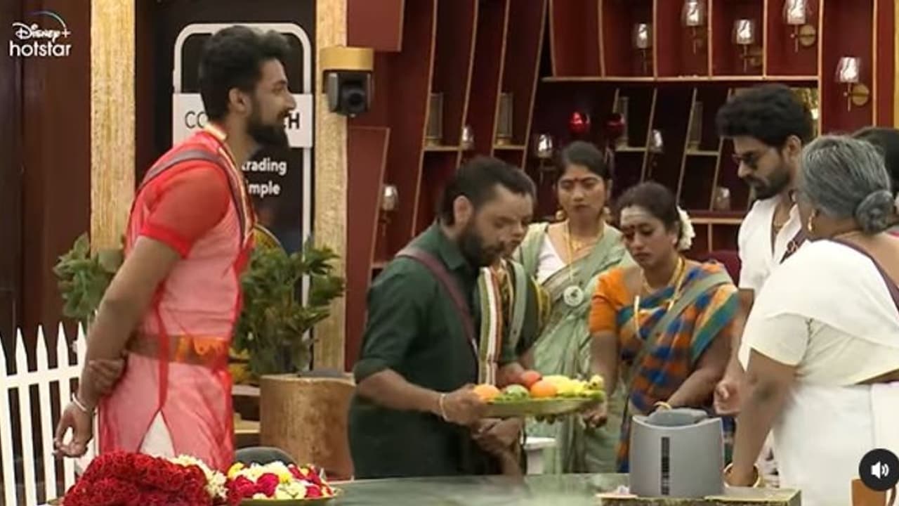 அடக்கடவுளே..காதல் காட்சியை தொடர்ந்து பிக்பாஸ் வீட்டில் கல்யாணம்...யார் மணமக்கள் தெரியுமா? அடக்கடவுளே..காதல் காட்சியை தொடர்ந்து பிக்பாஸ் வீட்டில் கல்யாணம்...யார் மணமக்கள் தெரியுமா?