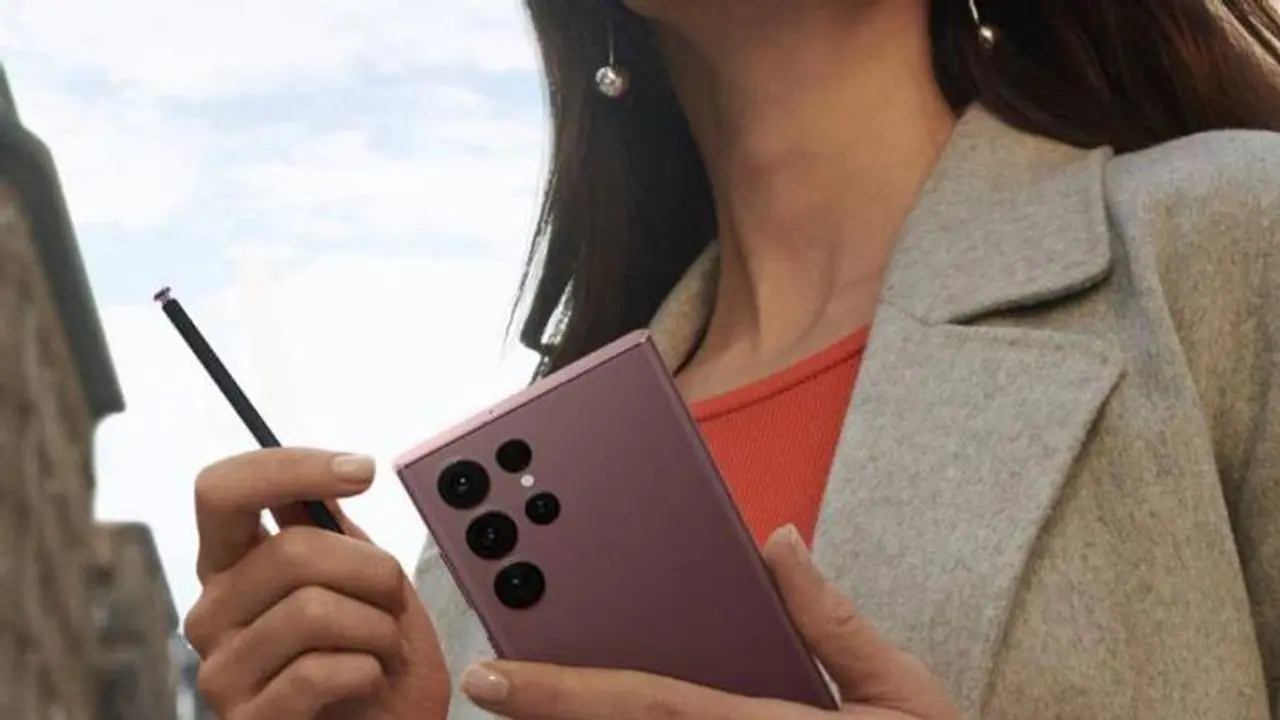 ஃபிளாக்‌ஷிப் மாடல்களை சரி செய்யும் விவகாரத்தில் வசமாக சிக்கிய சாம்சங்