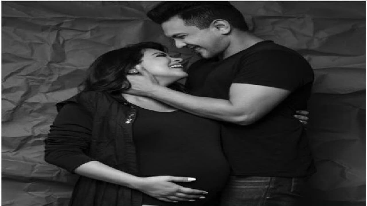 লক্ষ্মী এল ঘরে, সোশ্যাল মিডিয়ায় সকলের সঙ্গে খুশি শেয়ার করলেন আদিত্য নারায়ণ লক্ষ্মী এল ঘরে, সোশ্যাল মিডিয়ায় সকলের সঙ্গে খুশি শেয়ার করলেন আদিত্য নারায়ণ