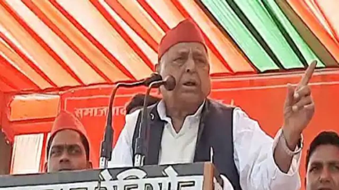 लखनऊ: सपा संरक्षक मुलायम सिंह यादव ने बीजेपी को लिया आड़े हाथों, 2024 चुनाव को लेकर कहीं ये बड़ी बात लखनऊ: सपा संरक्षक मुलायम सिंह यादव ने बीजेपी को लिया आड़े हाथों, 2024 चुनाव को लेकर कहीं ये बड़ी बात