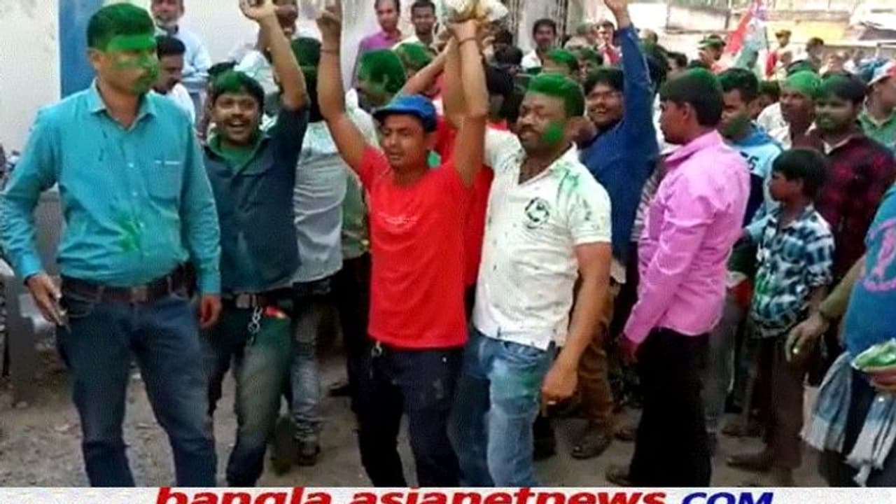 বিজেপি পঞ্চায়েত সদস্যের সমর্থনেই গ্রাম পঞ্চায়েত দখল শাসকদলের, উলটপুরাণ চাঁচলে