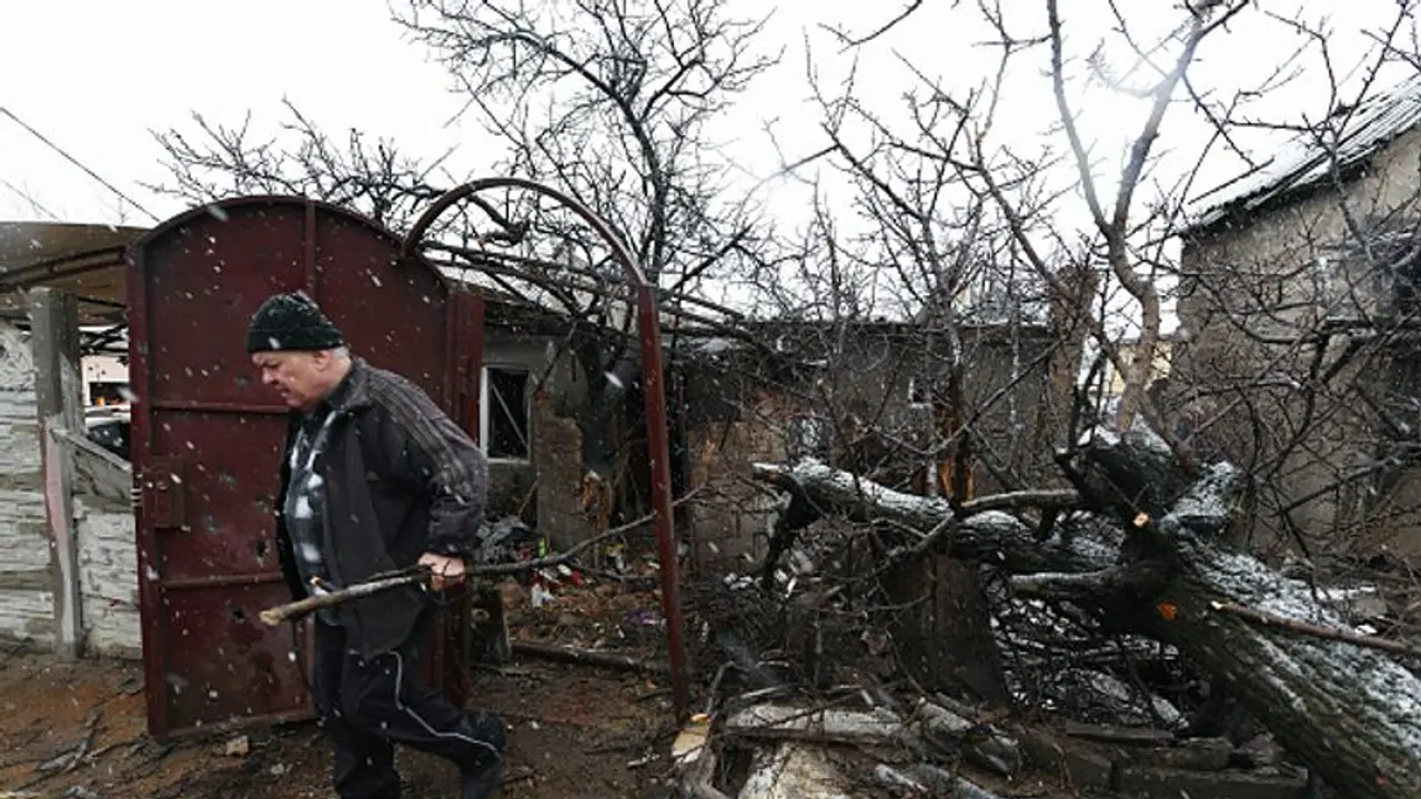 Russia Ukraine war: No water or power across city, says Mariupol mayor