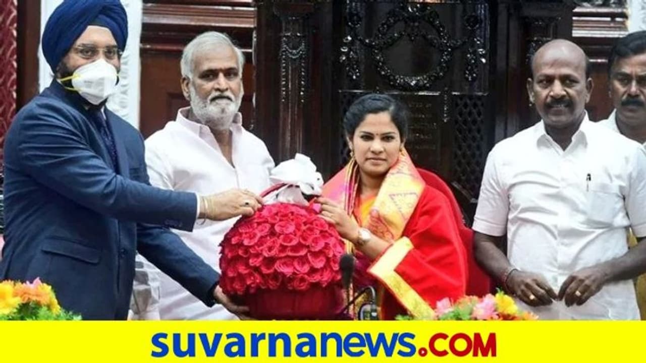 Dalit Mayor: ಚೆನ್ನೈನ ಮೊದಲ ದಲಿತ ಮೇಯರ್ ಆಗಿ ಪ್ರಿಯಾ ರಾಜನ್ ಅಧಿಕಾರ ಸ್ವೀಕಾರ Dalit Mayor: ಚೆನ್ನೈನ ಮೊದಲ ದಲಿತ ಮೇಯರ್ ಆಗಿ ಪ್ರಿಯಾ ರಾಜನ್ ಅಧಿಕಾರ ಸ್ವೀಕಾರ