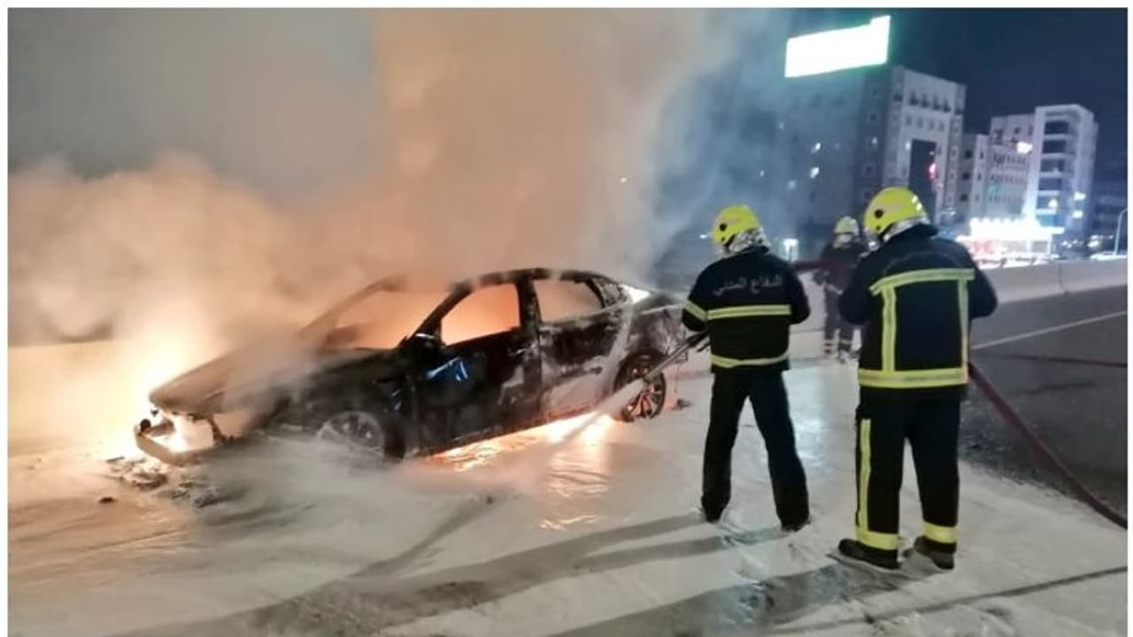 Fire Broke Out in Car : ഒമാനില്‍ വാഹനത്തിന് തീപിടിച്ചു, ആളപായമില്ല