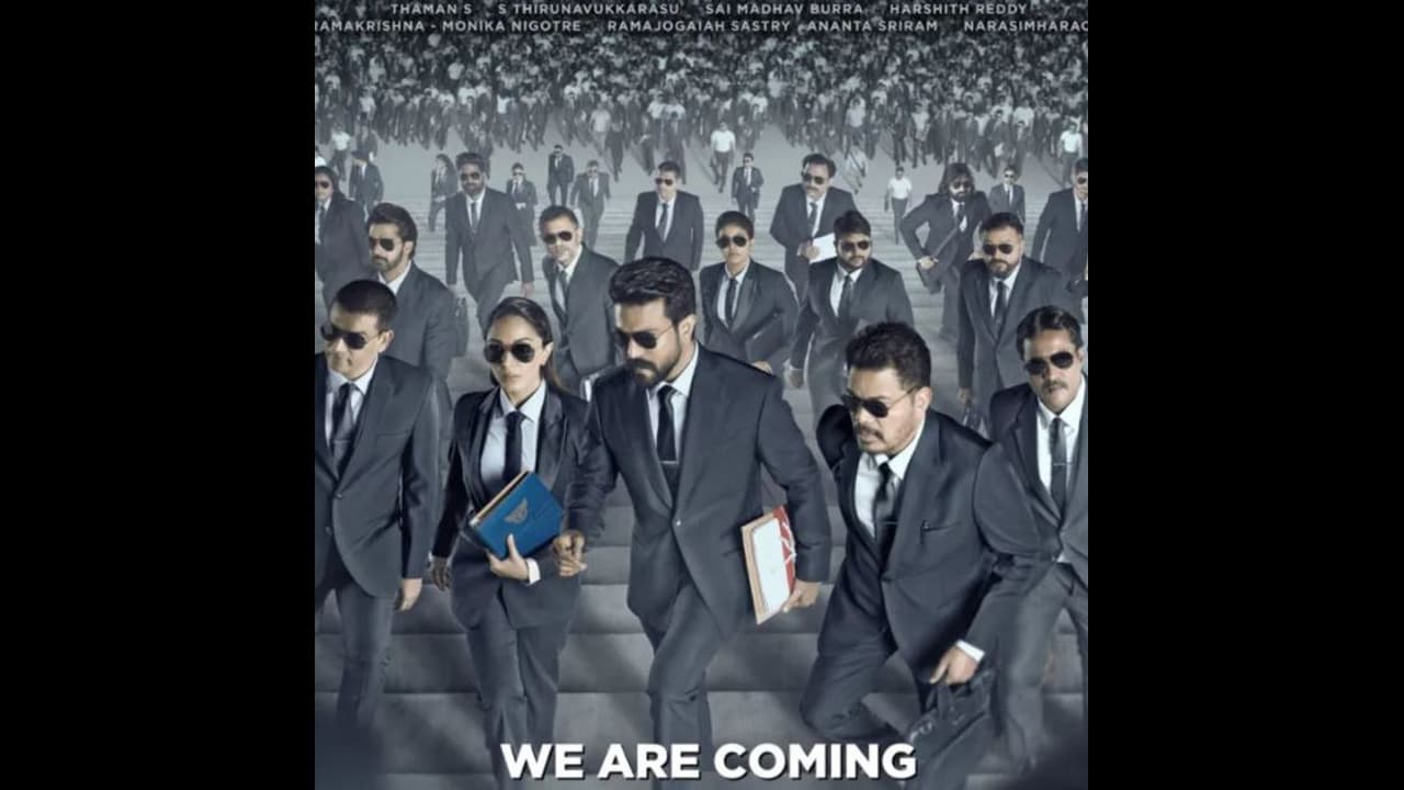 RC15: రాంచరణ్, శంకర్ మూవీకి ఇంట్రెస్టింగ్ టైటిల్.. ఫస్ట్ లుక్ ఆరోజేనా ? RC15: రాంచరణ్, శంకర్ మూవీకి ఇంట్రెస్టింగ్ టైటిల్.. ఫస్ట్ లుక్ ఆరోజేనా ?