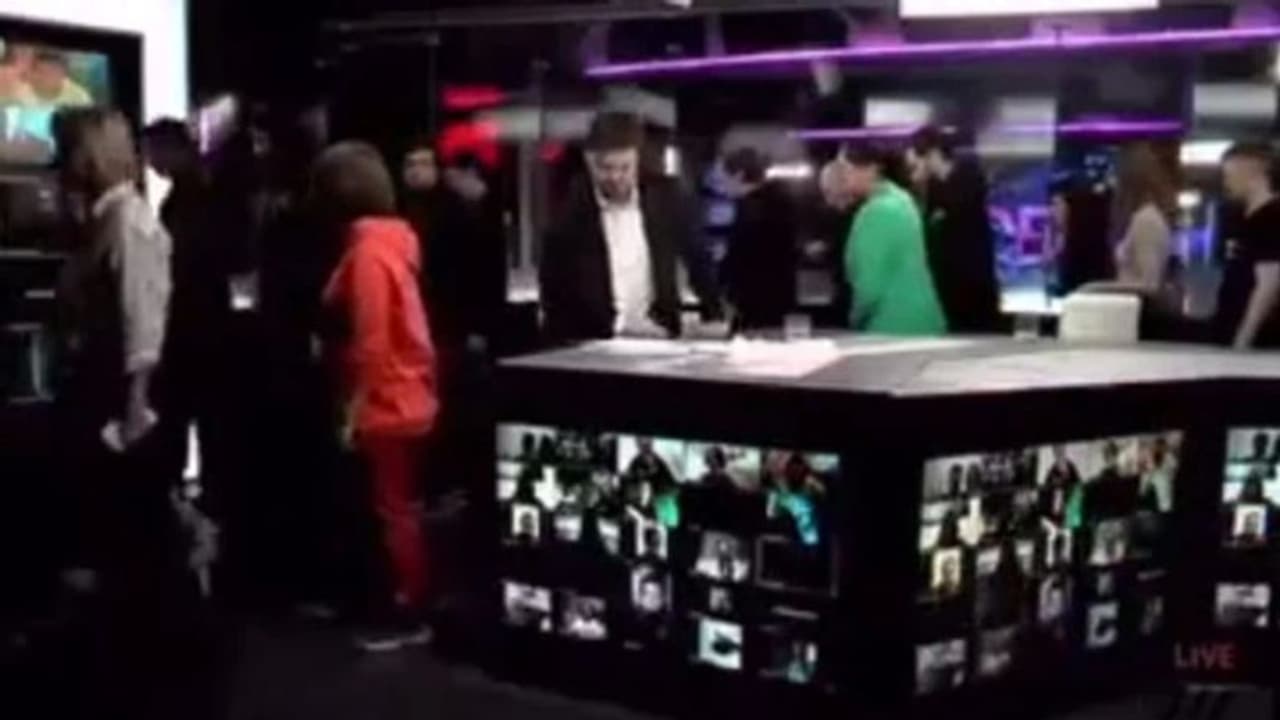 യുദ്ധം റിപ്പോർട്ട് ചെയ്തതിന് റഷ്യൻ ടിവി ചാനലിന് സസ്പെൻഷൻ, ലൈവ് ഷോക്കിടെ രാജിവച്ച് ജീവനക്കാരുടെ പ്രതിഷേധം യുദ്ധം റിപ്പോർട്ട് ചെയ്തതിന് റഷ്യൻ ടിവി ചാനലിന് സസ്പെൻഷൻ, ലൈവ് ഷോക്കിടെ രാജിവച്ച് ജീവനക്കാരുടെ പ്രതിഷേധം