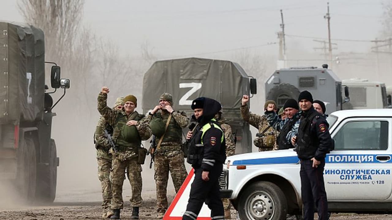 Russia declares cease: കുടുങ്ങി കിടക്കുന്നവരെ ഒഴിപ്പിക്കാനായി വെടിനിർത്തൽ പ്രഖ്യാപിച്ച് റഷ്യ Russia declares cease: കുടുങ്ങി കിടക്കുന്നവരെ ഒഴിപ്പിക്കാനായി വെടിനിർത്തൽ പ്രഖ്യാപിച്ച് റഷ്യ