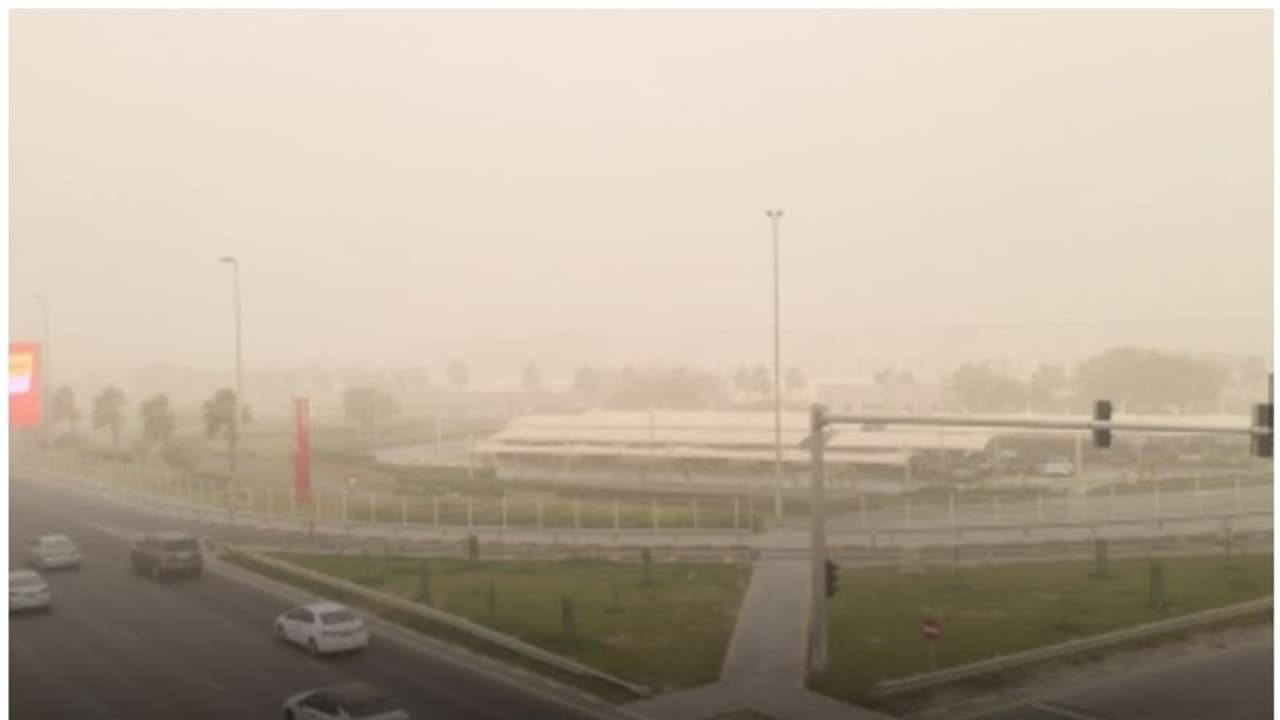 Dust Storm : ബഹ്റൈനില് ശക്തമായ പൊടിക്കാറ്റ് Dust Storm : ബഹ്റൈനില് ശക്തമായ പൊടിക്കാറ്റ്
