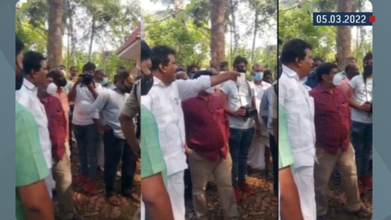 Case against Kodikunil Suresh : പൊലീസുകാരെ അസഭ്യം പറഞ്ഞതിന് കൊടിക്കുന്നില്‍ സുരേഷിനെതിരെ കേസ്