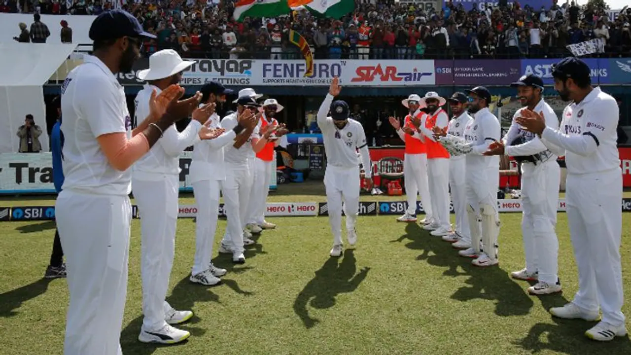 IND vs SL: 100वें टेस्ट मैच में टीम इंडिया ने खास अंदाज में किया विराट कोहली का सम्मान IND vs SL: 100वें टेस्ट मैच में टीम इंडिया ने खास अंदाज में किया विराट कोहली का सम्मान