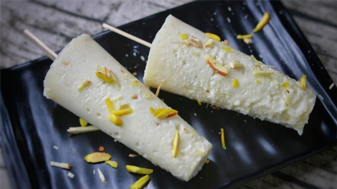 ভাইফোঁটায় বানিয়ে ফেলুন কেশর পেস্তা কুলফি, রইল সহজ এই রেসিপির হদিশ ভাইফোঁটায় বানিয়ে ফেলুন কেশর পেস্তা কুলফি, রইল সহজ এই রেসিপির হদিশ