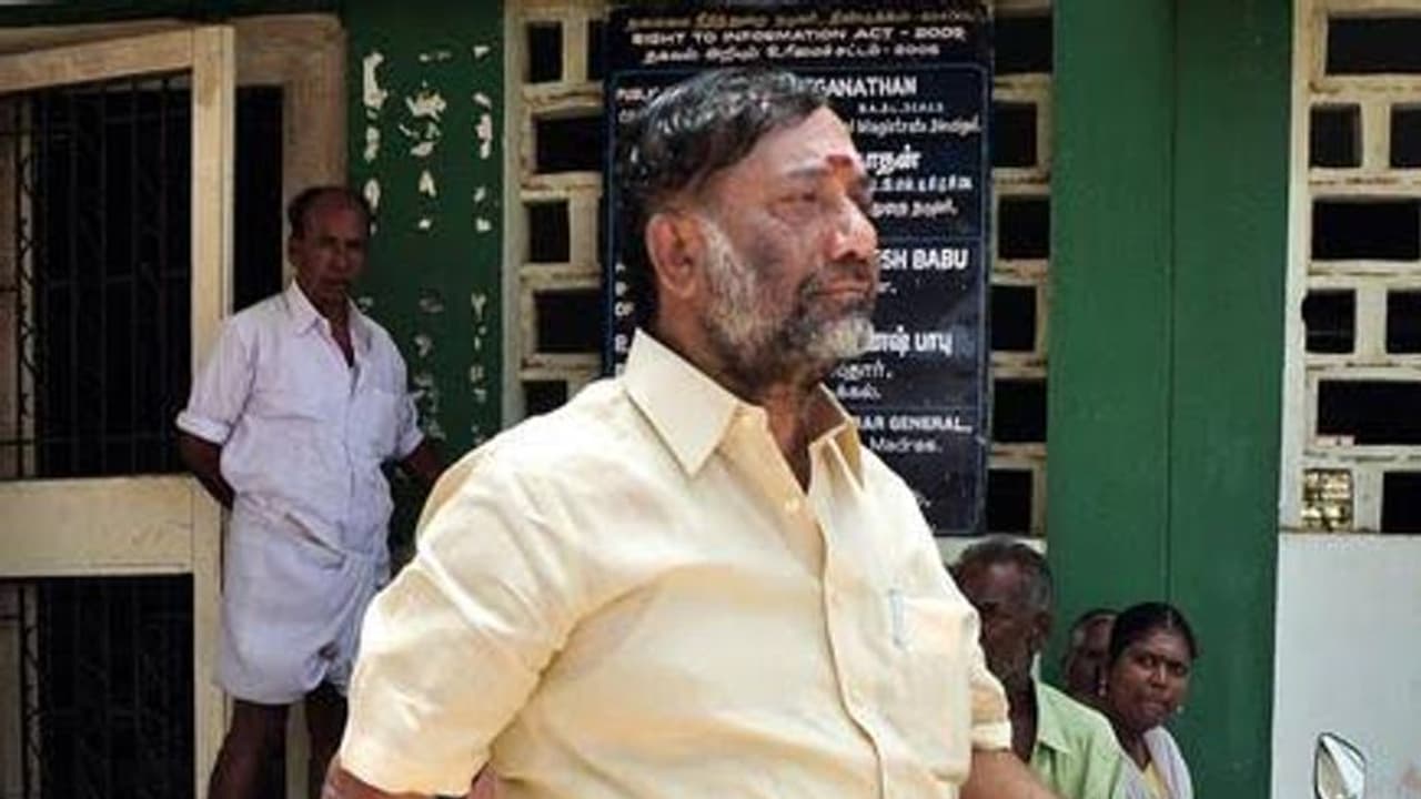 என்னை நீக்க நீங்க யார் கொந்தளித்த ஒ.ராஜா உச்சகட்ட பரபரப்பில் அதிமுக தலைமை..! என்னை நீக்க நீங்க யார் கொந்தளித்த ஒ.ராஜா உச்சகட்ட பரபரப்பில் அதிமுக தலைமை..!