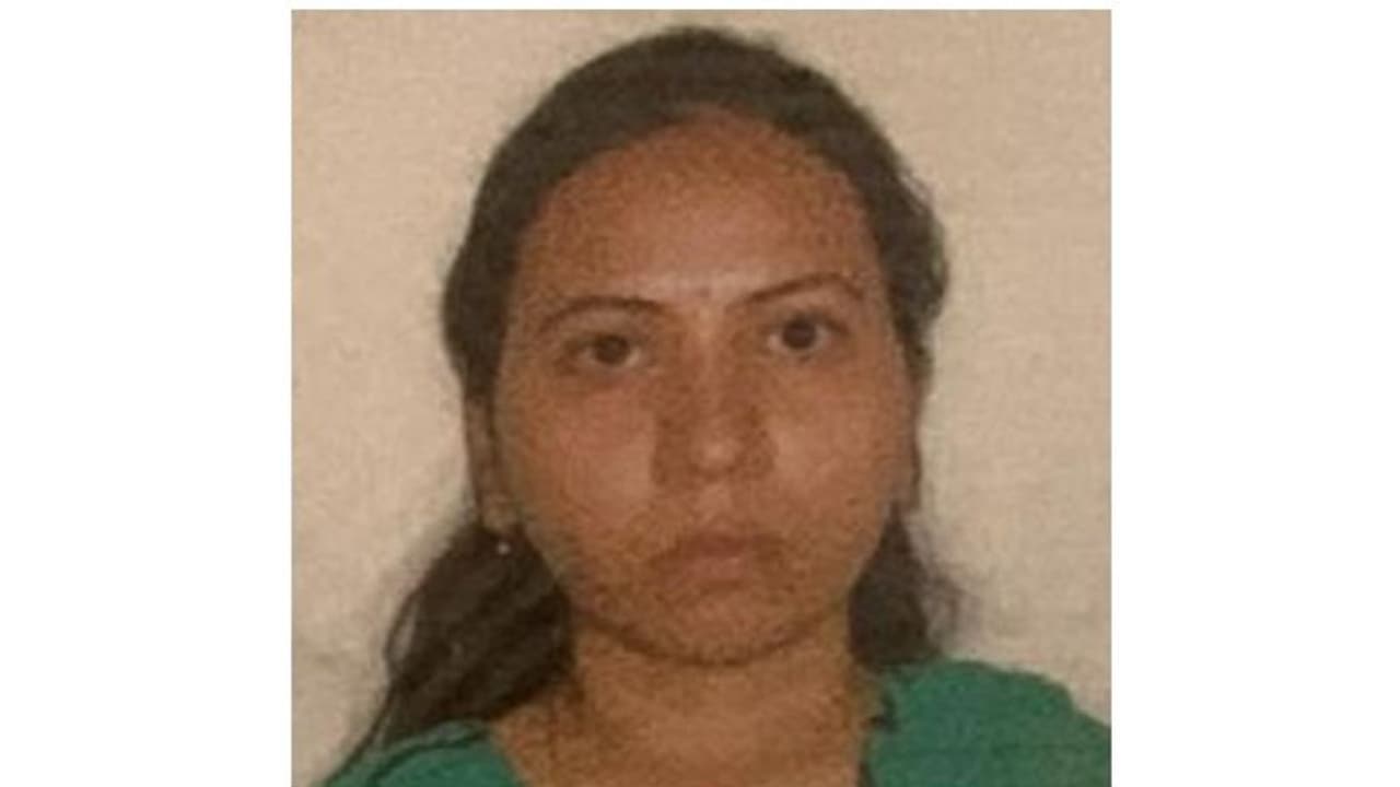 Accident: സൗദി അറേബ്യയില് കുട്ടിയുടെ ജന്മദിനം ആഘോഷിക്കാന് സാധനങ്ങള് വാങ്ങാന്പോയ യുവതി വാഹനമിടിച്ചു മരിച്ചു Accident: സൗദി അറേബ്യയില് കുട്ടിയുടെ ജന്മദിനം ആഘോഷിക്കാന് സാധനങ്ങള് വാങ്ങാന്പോയ യുവതി വാഹനമിടിച്ചു മരിച്ചു