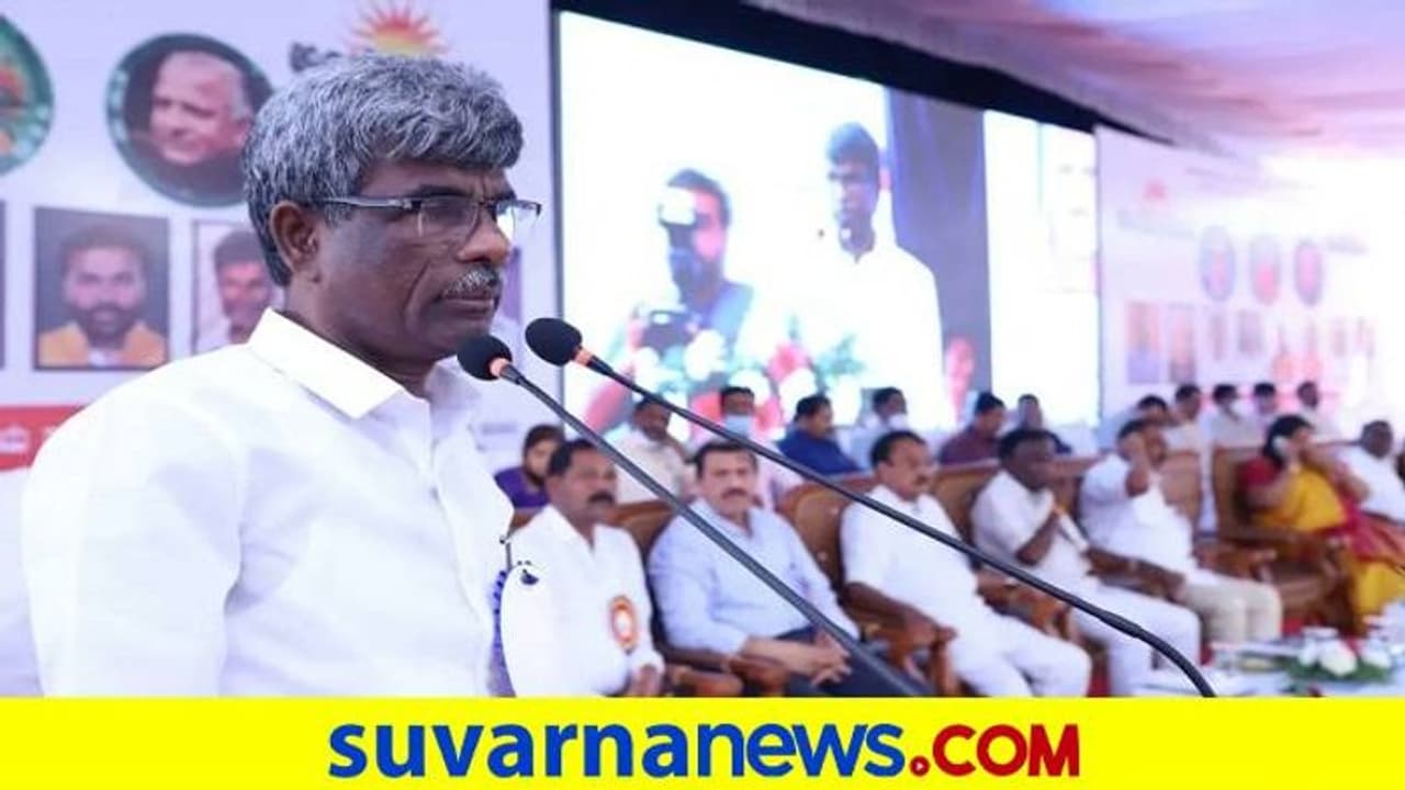 ಕೂಲಿಕಾರನಾದ ನನ್ನನ್ನೇ 3 ಬಾರಿ ಮಂತ್ರಿ ಮಾಡಿದ್ದು ಬಿಜೆಪಿ: ಕೋಟ ಶ್ರೀನಿವಾಸ ಪೂಜಾರಿ ಕೂಲಿಕಾರನಾದ ನನ್ನನ್ನೇ 3 ಬಾರಿ ಮಂತ್ರಿ ಮಾಡಿದ್ದು ಬಿಜೆಪಿ: ಕೋಟ ಶ್ರೀನಿವಾಸ ಪೂಜಾರಿ