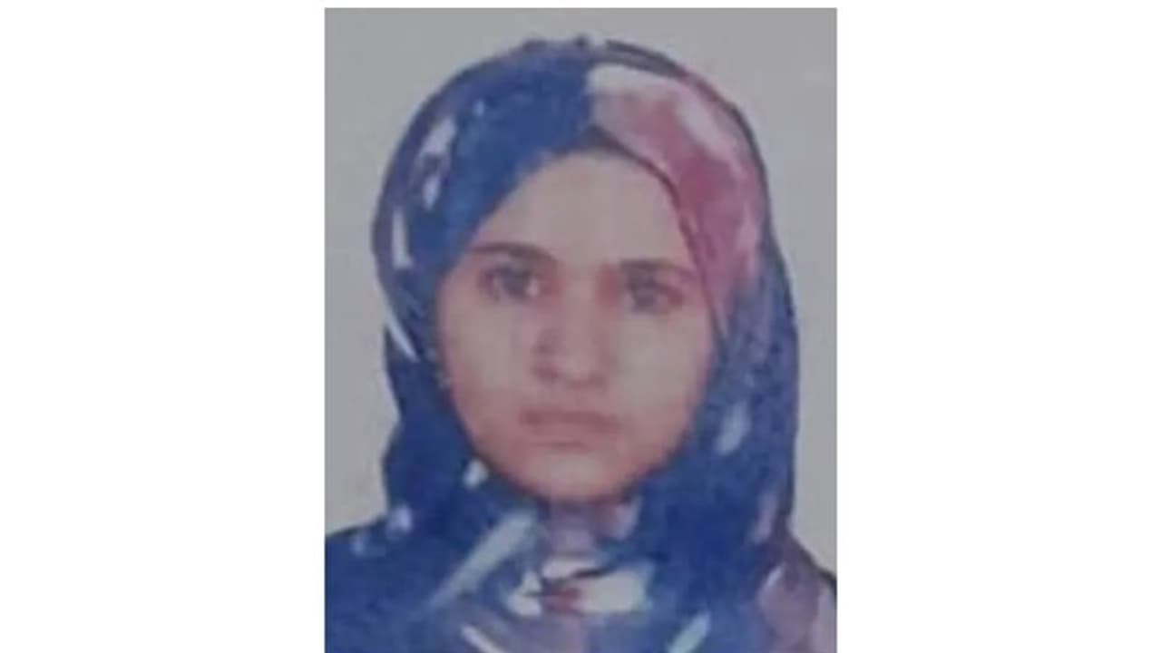 Malayali Girl Died: മലയാളി വിദ്യാര്ത്ഥിനി ദുബൈയില് കെട്ടിടത്തിന് മുകളില് നിന്ന് വീണു മരിച്ചു Malayali Girl Died: മലയാളി വിദ്യാര്ത്ഥിനി ദുബൈയില് കെട്ടിടത്തിന് മുകളില് നിന്ന് വീണു മരിച്ചു