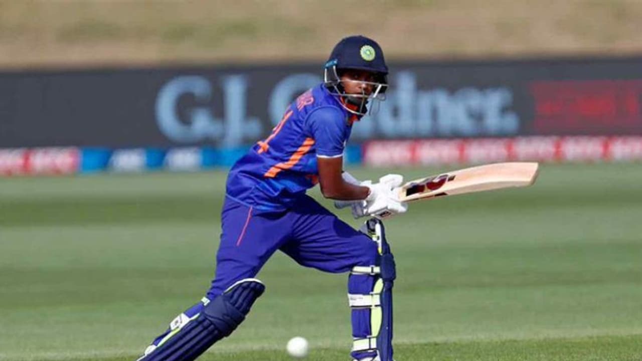 Womens WC : റാണയുടെ ഓള്റൗണ്ട് പ്രകടനം, രാജേശ്വരിക്ക് നാല് വിക്കറ്റ്; പാകിസ്ഥാനെ തകര്ത്ത് ഇന്ത്യ തുടങ്ങി Womens WC : റാണയുടെ ഓള്റൗണ്ട് പ്രകടനം, രാജേശ്വരിക്ക് നാല് വിക്കറ്റ്; പാകിസ്ഥാനെ തകര്ത്ത് ഇന്ത്യ തുടങ്ങി